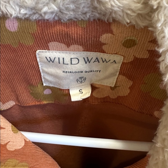 Wild Wawa Women’s Pink Floral Quilted Jacket with Sherpa Collar - Picture 2 of 4
